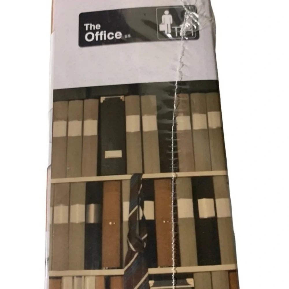 The Office 5 Pack Crew Socks‎ Bundle Gift Pack w/ Dwight Shrute Vinyl Figure New
